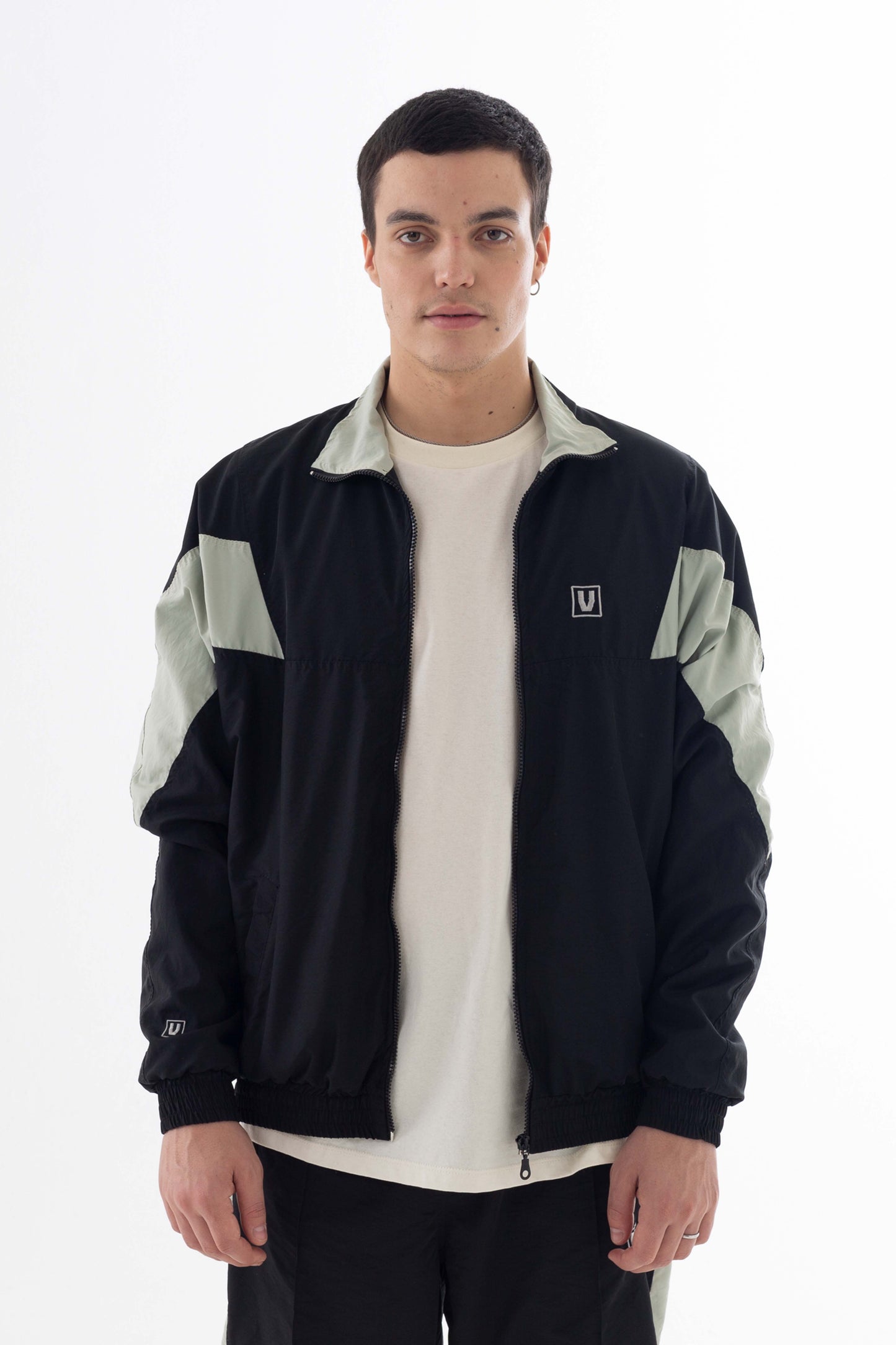 VLAZE Campera (negro)