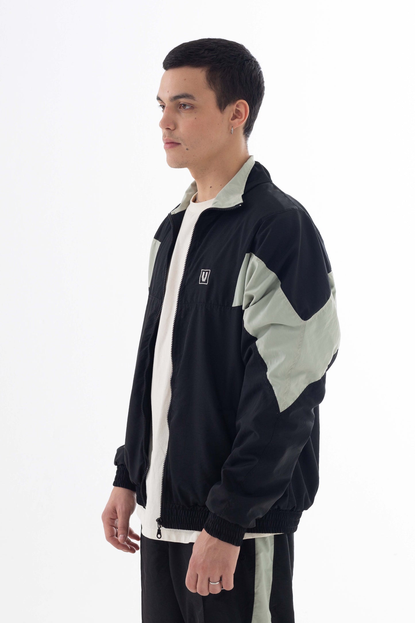 VLAZE Campera (negro)