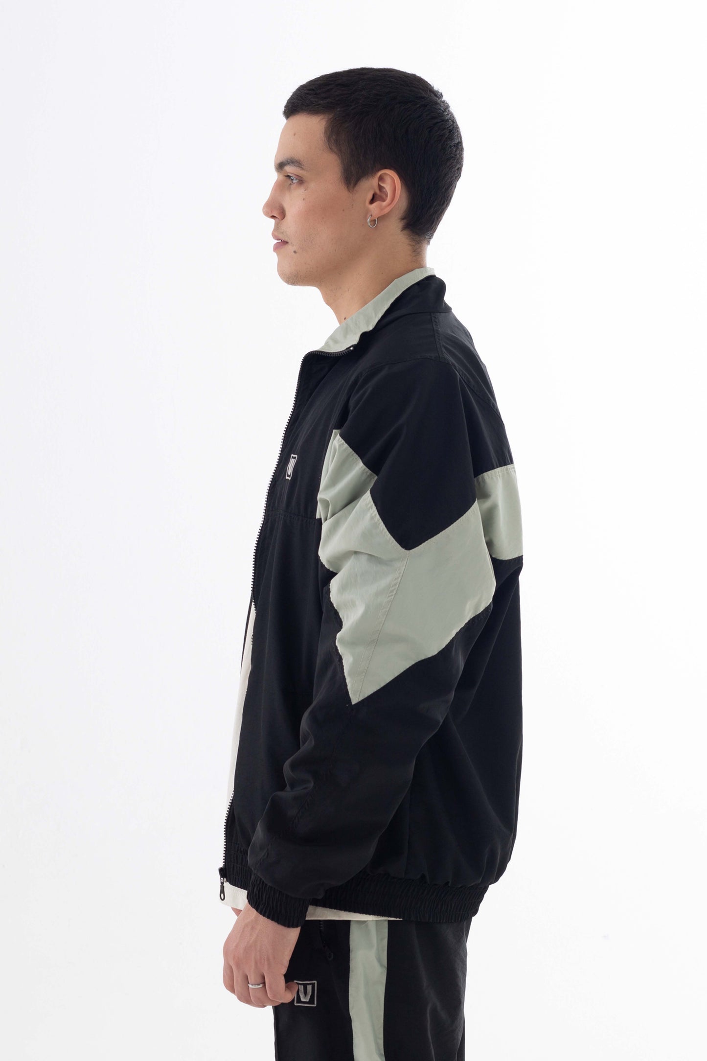 VLAZE Campera (negro)