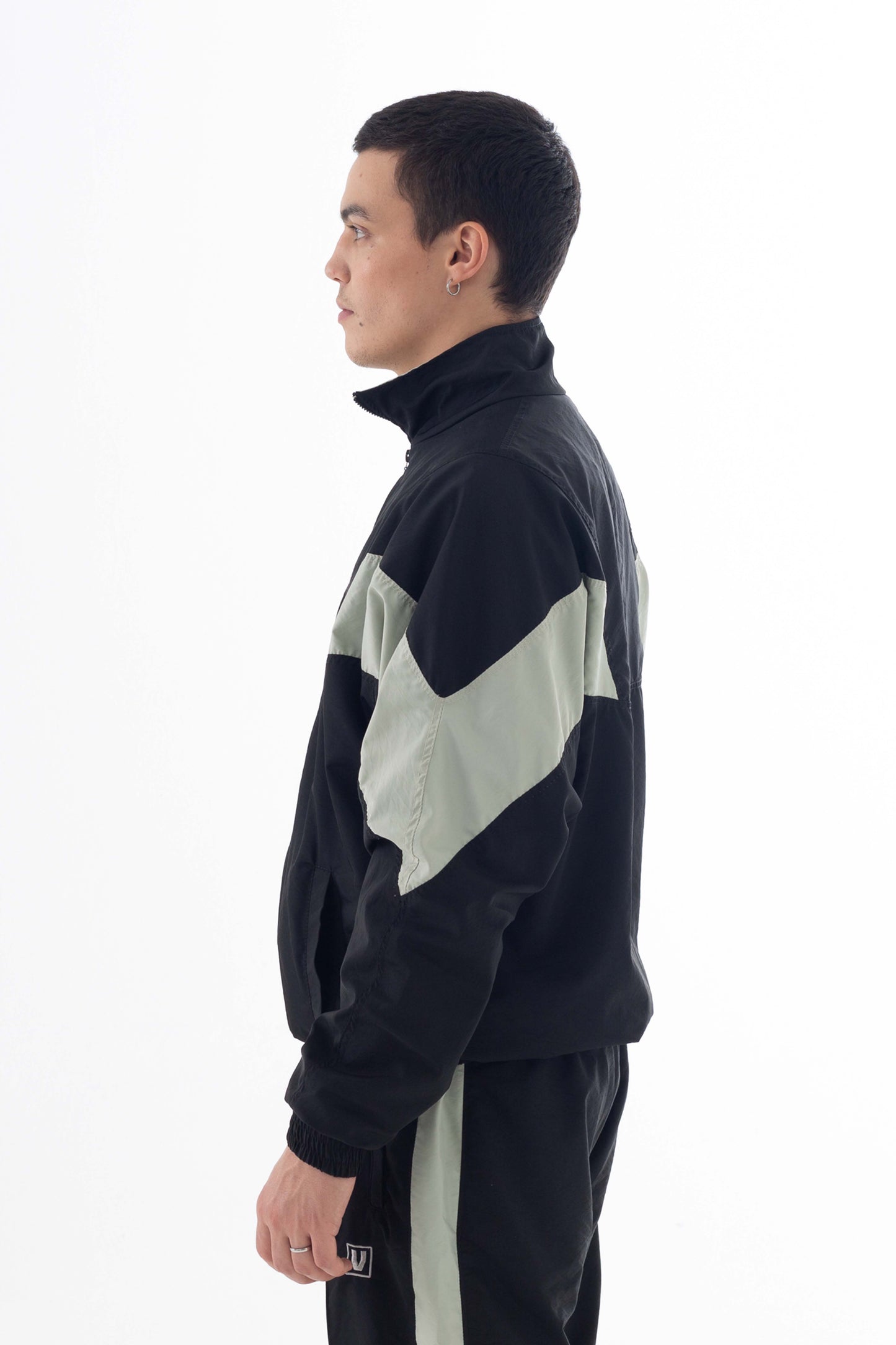 VLAZE Campera (negro)